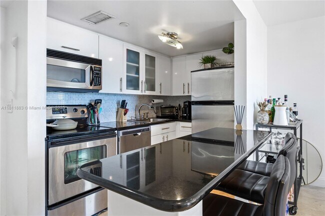 Building Photo - 770 Claughton Island Dr