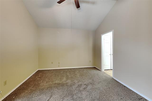 Building Photo - 9600 Royal Ln
