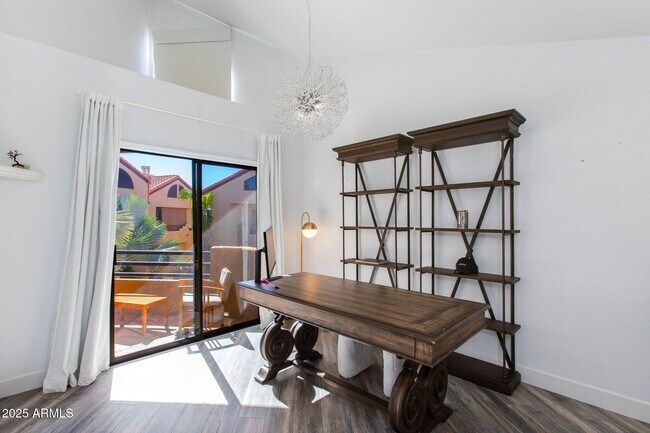 Building Photo - 10301 N 70th St