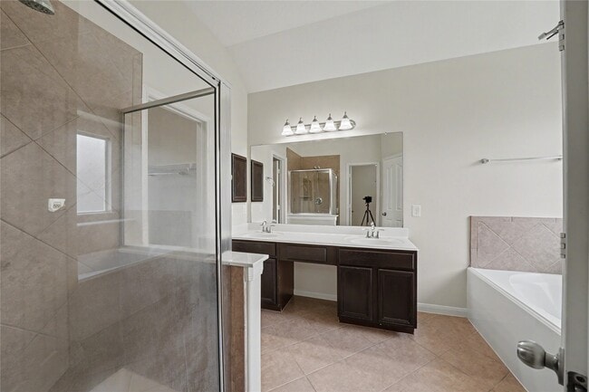 Building Photo - 10035 Arcadian Spgs Ln