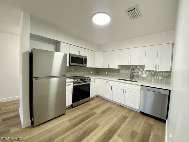 Building Photo - 11291 Linda Loma Dr