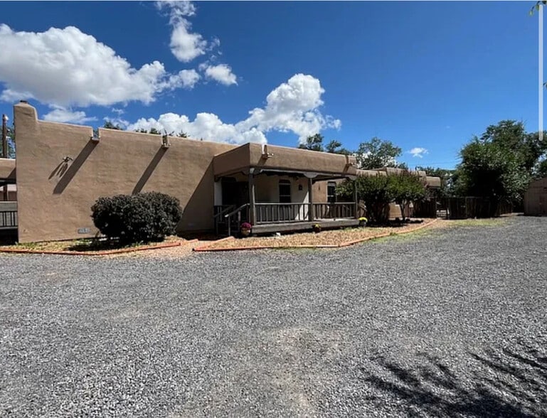 Primary Photo - 3996 Agua Fria St