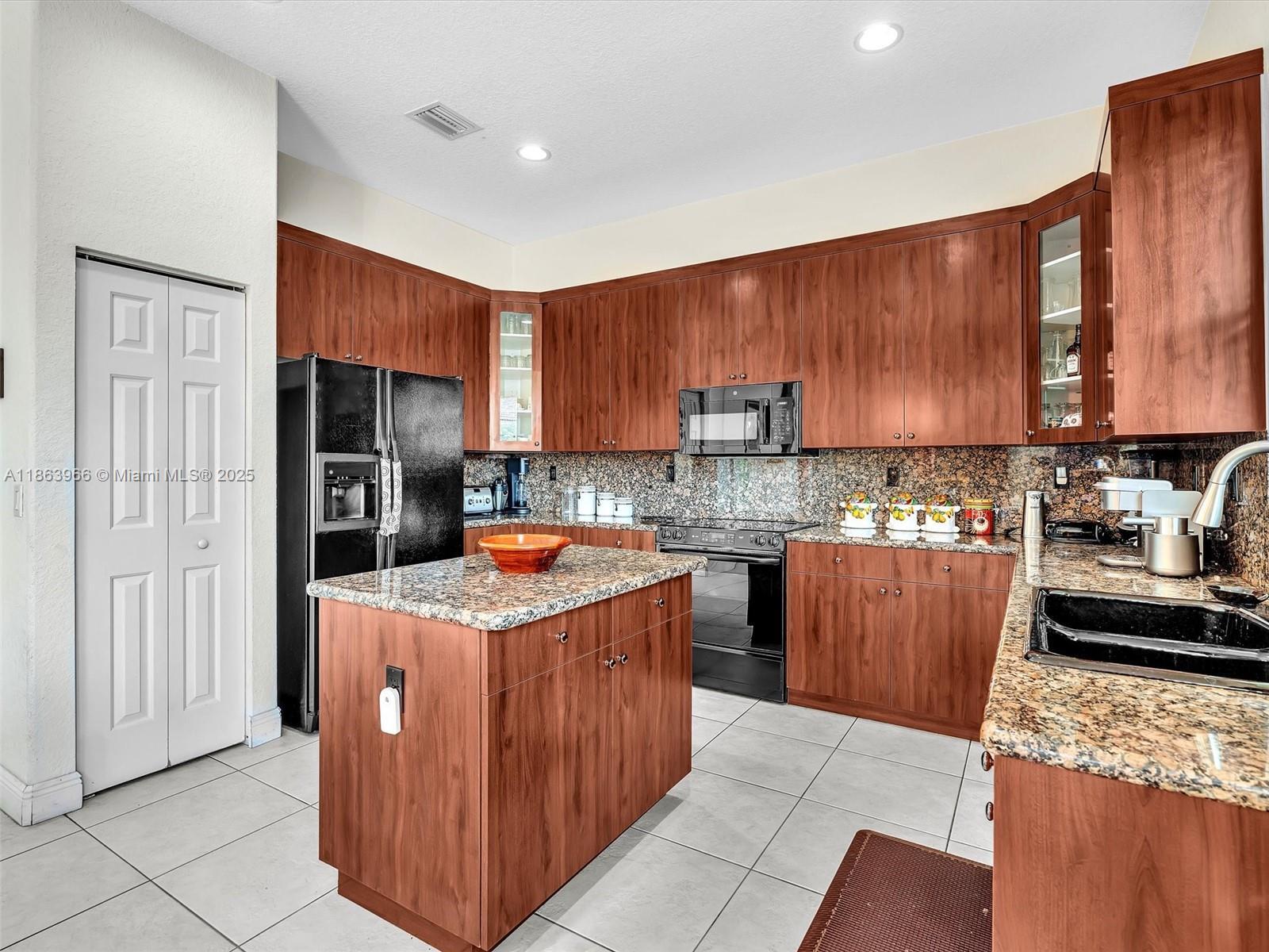 Building Photo - 3844 SW 53rd St