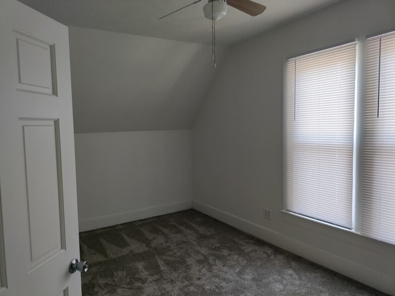 Large bedroom 1 - 4862 S 17th St