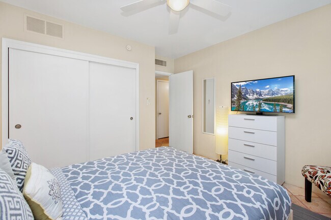 Building Photo - 4385 E Pso Caroleta