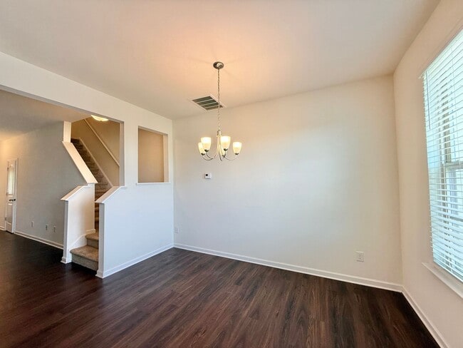 Building Photo - Excellent 3BD, 2.5BA Clayton Townhome Near...