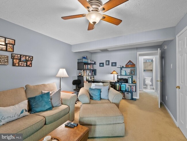 Building Photo - 1636 Fieldthorn Dr