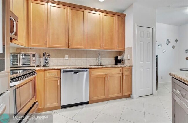 Building Photo - 1703 Coastal Bay Blvd