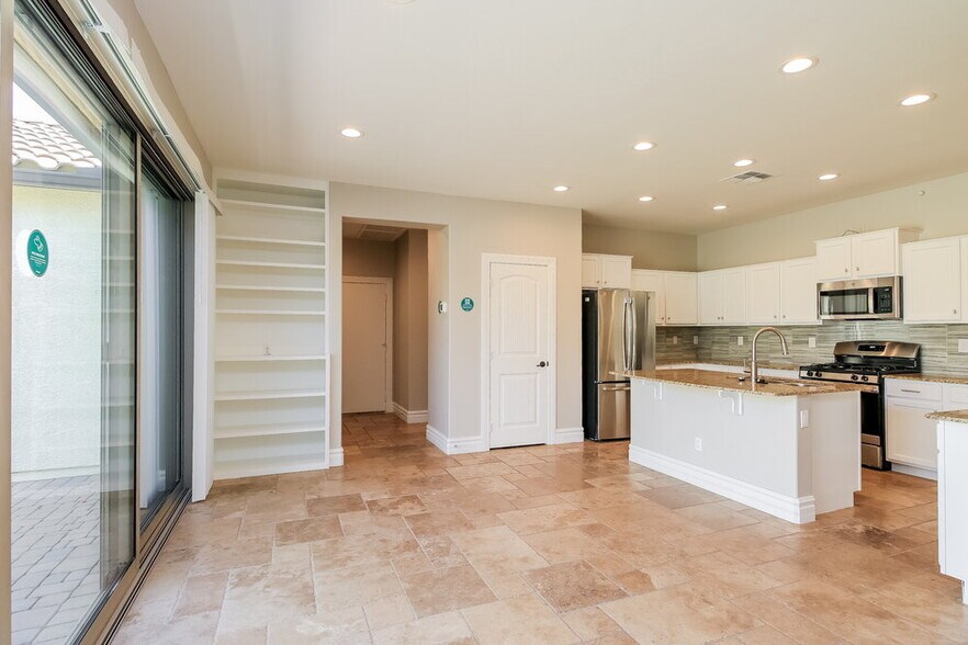 Building Photo - 4415 E Woodside Way