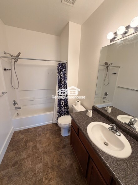 Building Photo - 147 W Spring Hill Way
