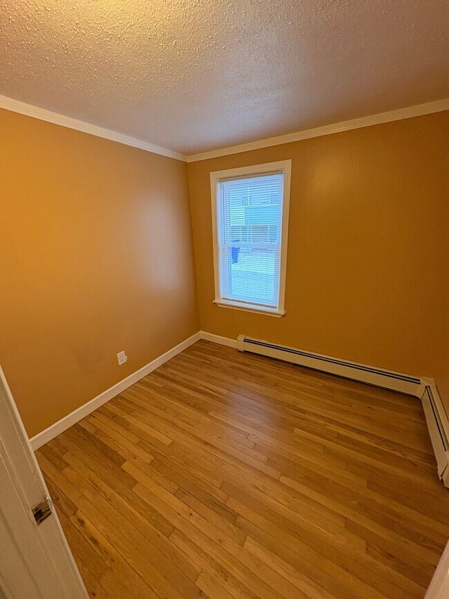 Building Photo - 4-6 Oliver Ct