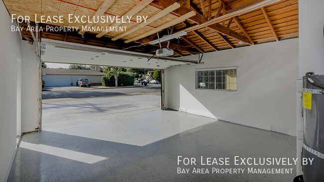 Building Photo - Exquisitely, MODERN 1 BR/1 BA unit in four...