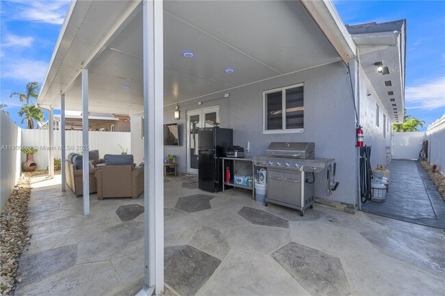 Building Photo - 3145 W 71st Pl