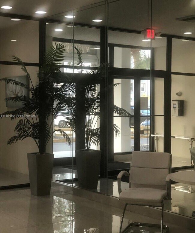 Building Photo - 427 Golden Isles Dr