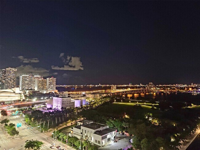 Building Photo - 888 Biscayne Blvd
