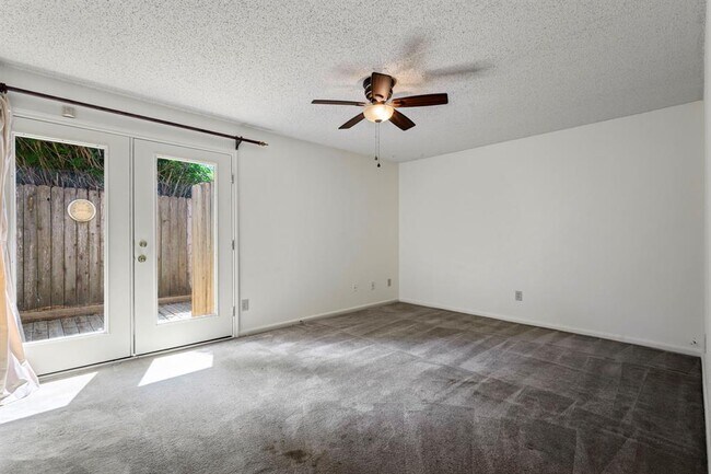 Building Photo - 1311 Antoine Dr