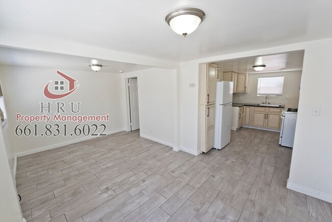 Building Photo - 318 Highland Dr