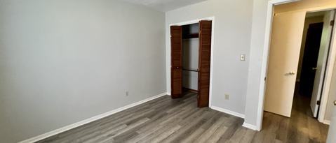 Building Photo - 2114 Hollyhill Rd