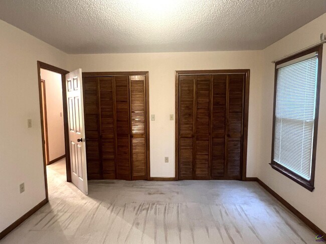 Building Photo - 178 Woodard Rd
