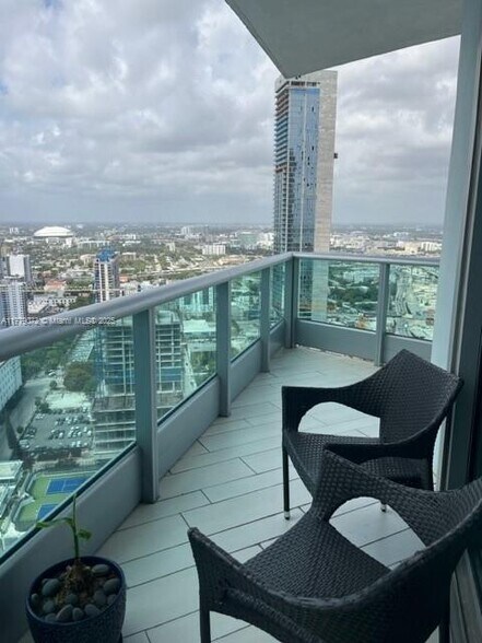Building Photo - 900 Biscayne Blvd