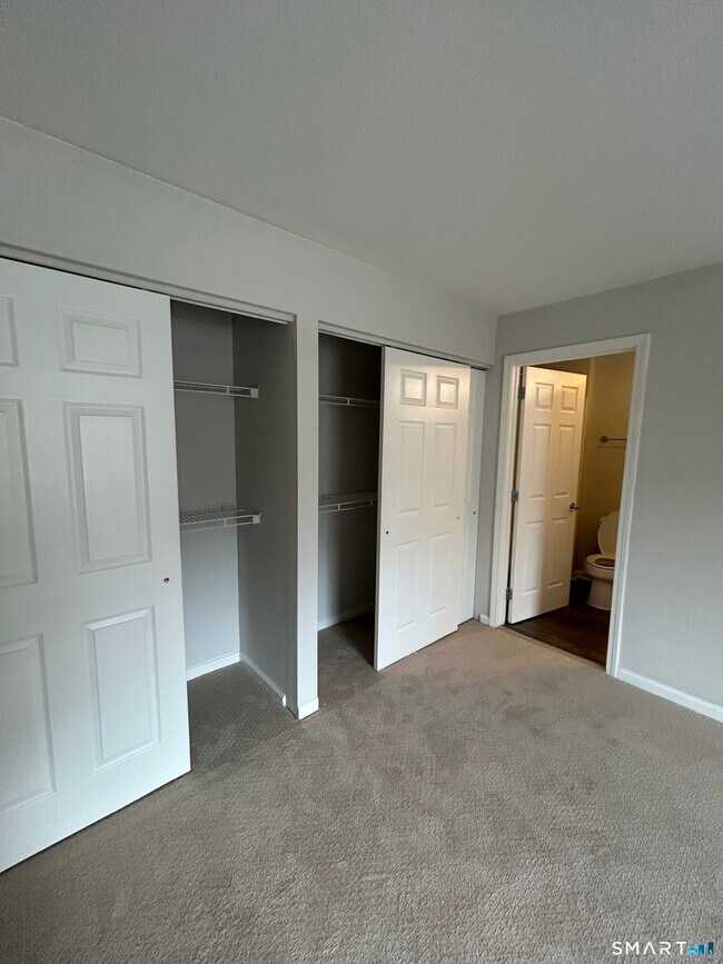 Building Photo - 138 Hollow Tree Ridge Rd