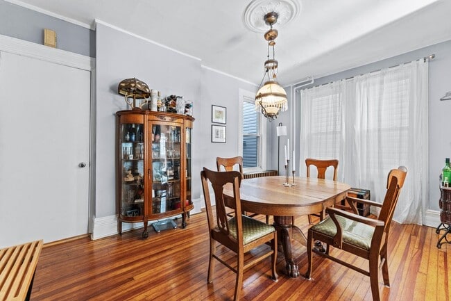 Building Photo - 44 BOORAEM Ave