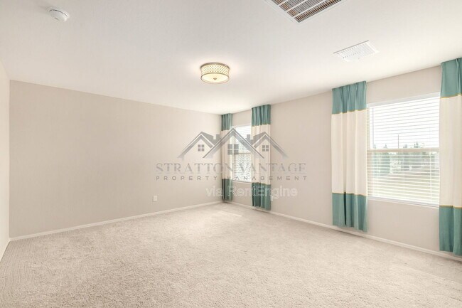 Building Photo - 55 E Constitution Dr