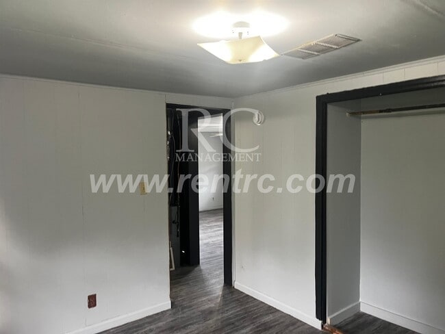 Building Photo - 59 Juliana-