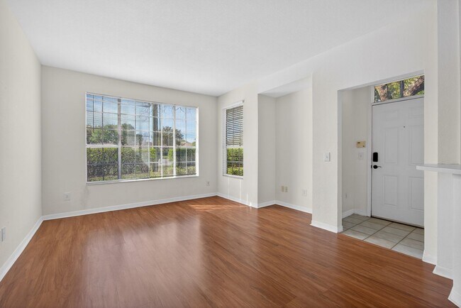 Building Photo - 13703 Richmond Park Dr N