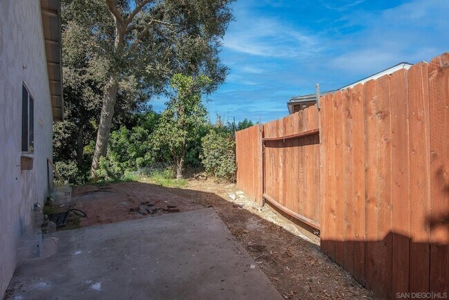 Building Photo - 1823 Sparks Ct