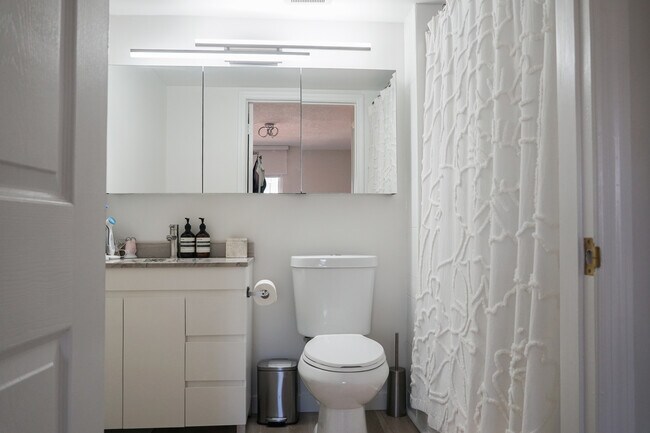 Building Photo - 1918 Brickell Ave