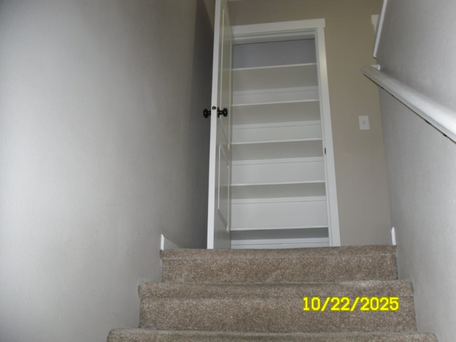 Building Photo - 4300 NE 34th Cir