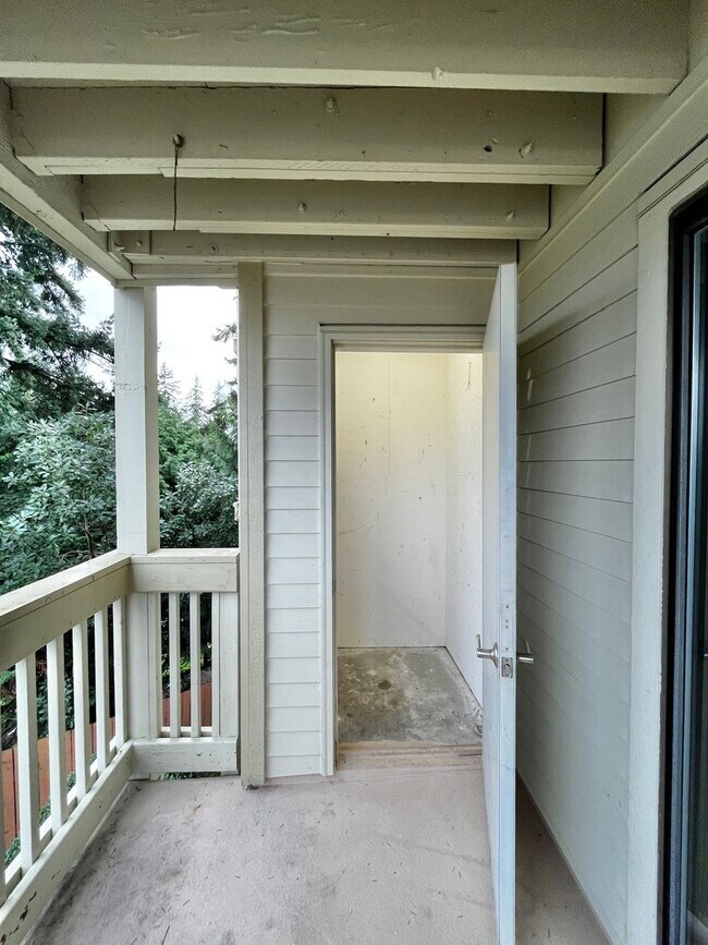 Building Photo - Fresh Paint and New Carpet in this Sunn Fjord Condo!