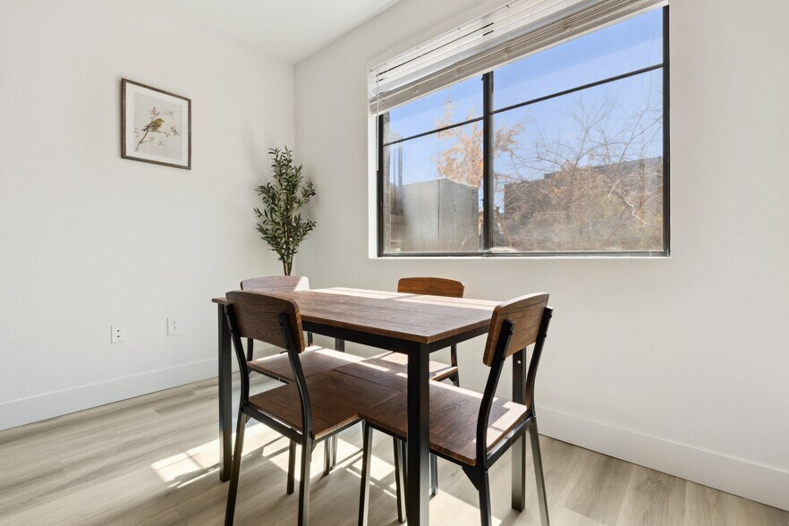 Building Photo - 6610 N 93rd Ave