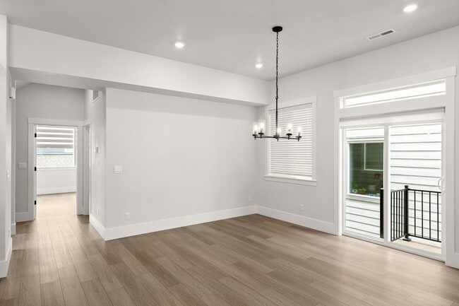 Building Photo - 13737 SW 165th Ave