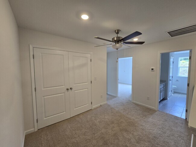 Building Photo - 5140 Pace Pk Cir