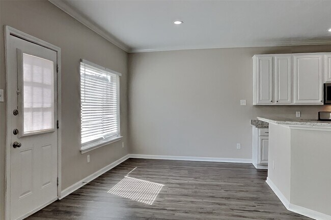 Building Photo - 13007 Bretford Ct