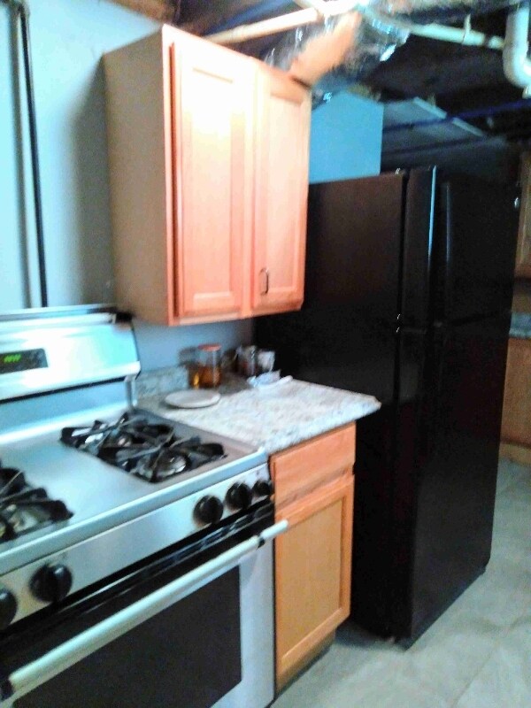 Building Photo - 16511 Snowden St