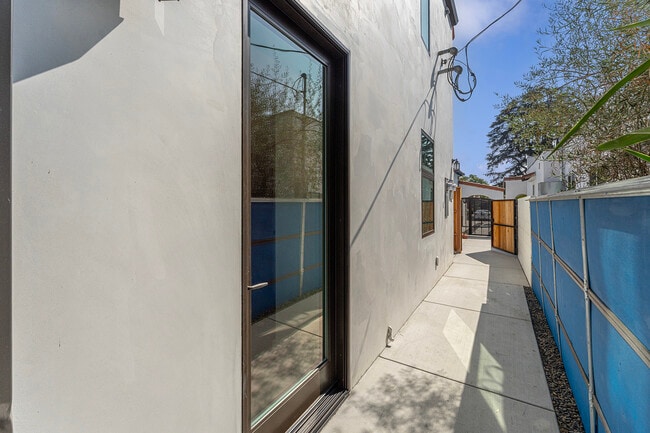 Building Photo - 1765 N Crescent Heights Blvd