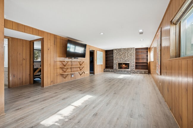 Building Photo - 1037 Heatherfield Ln