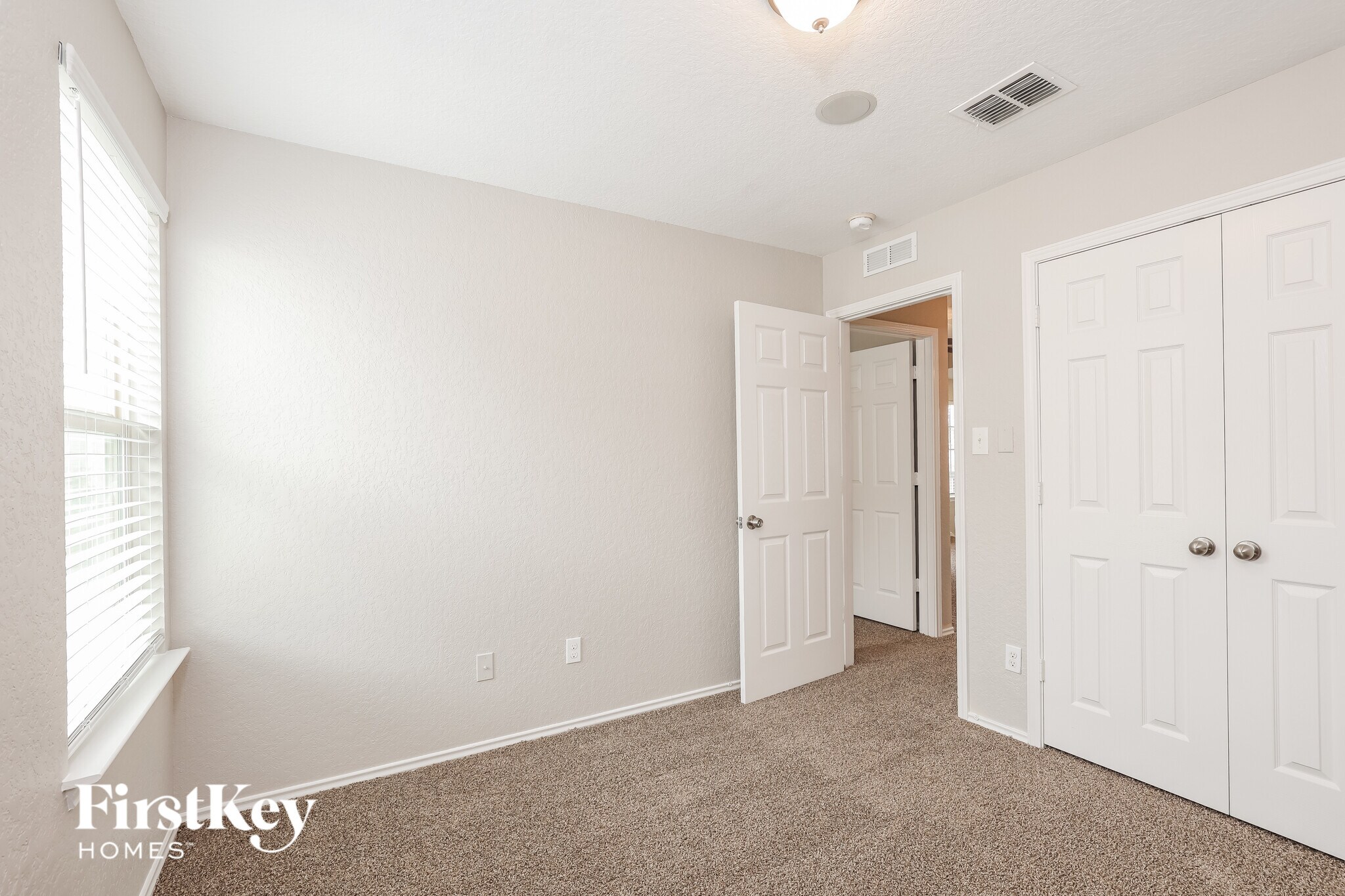 Building Photo - 3003 Candleside Dr