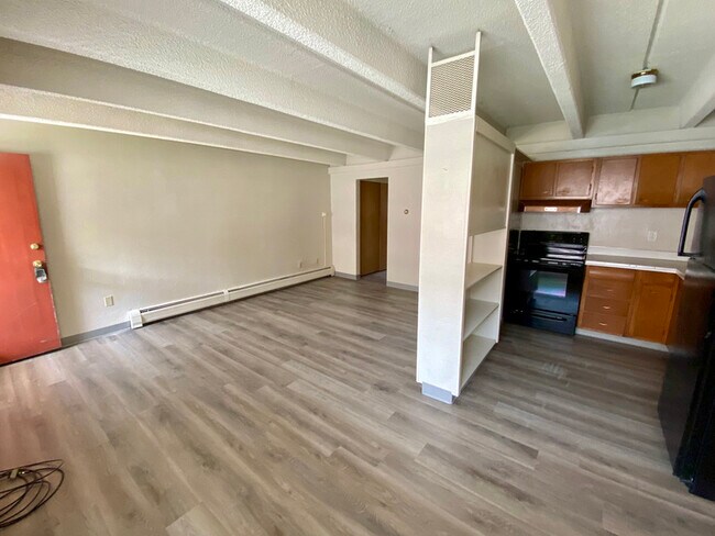 Building Photo - 4155 E Iowa Ave