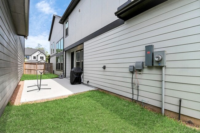 Building Photo - 1538 Park Path Dr