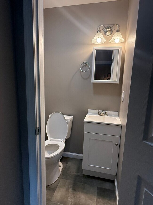 Building Photo - Charming 4-Bedroom Single-Family Home | Section?8 Eligible
