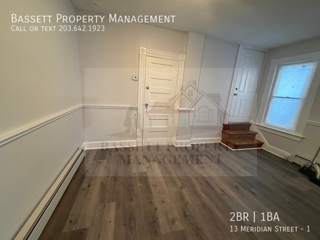 Building Photo - 13 Meridian St