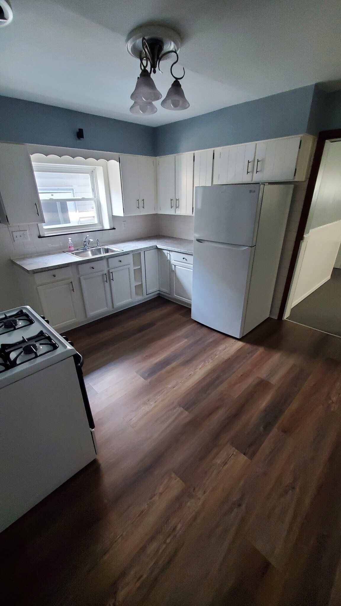 Kitchen - 619 Fulton St