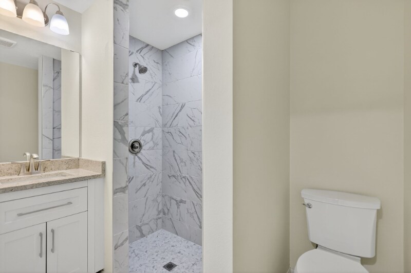 Building Photo - 916 23rd St E