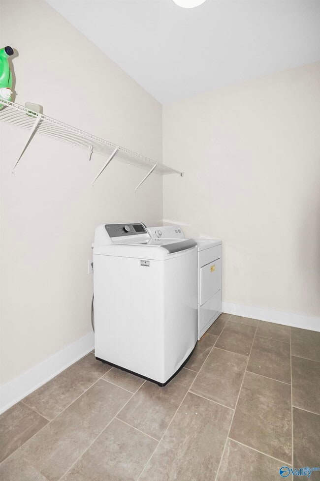 Building Photo - 65 Dylan Rd