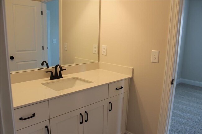 Building Photo - 4647 Molder Dr