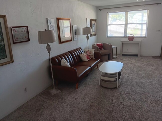 Building Photo - 34 Kathy Dr